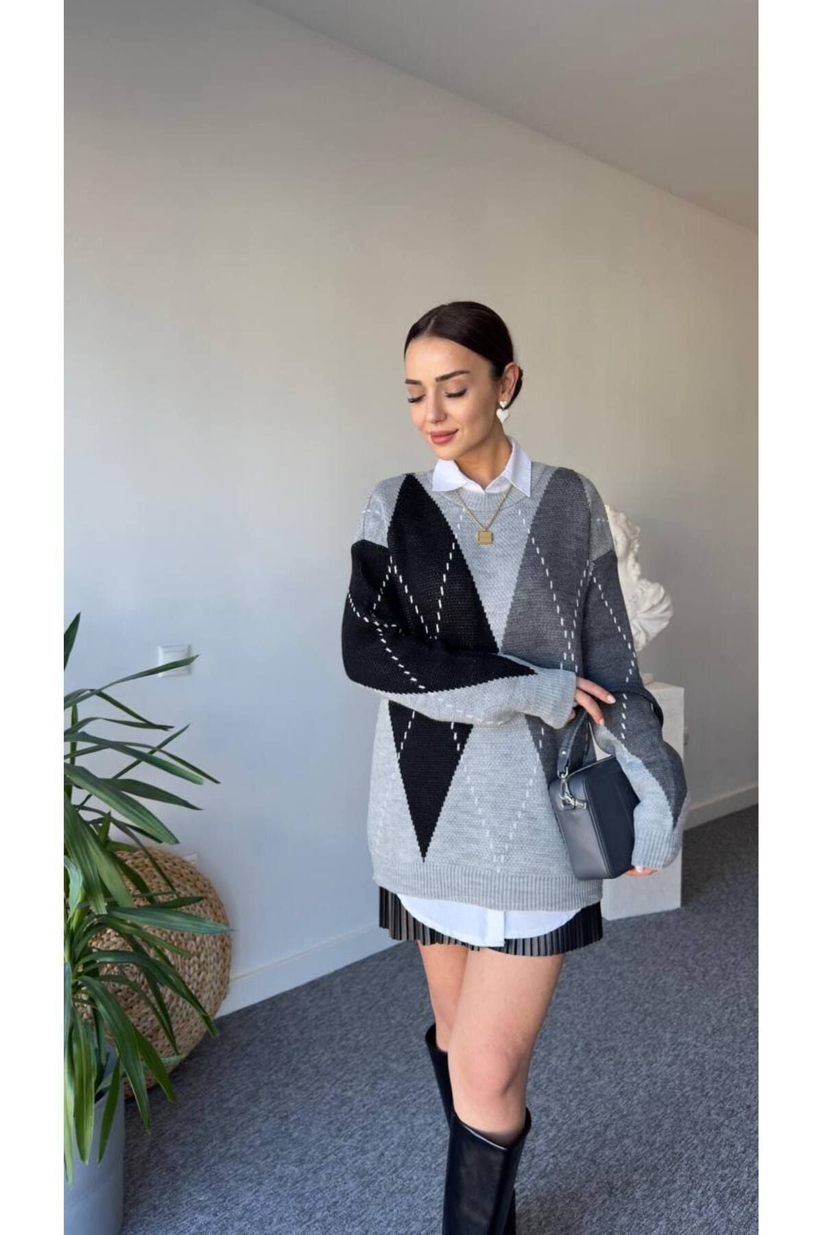 Gray Diamond Patterned Oversize Sweater