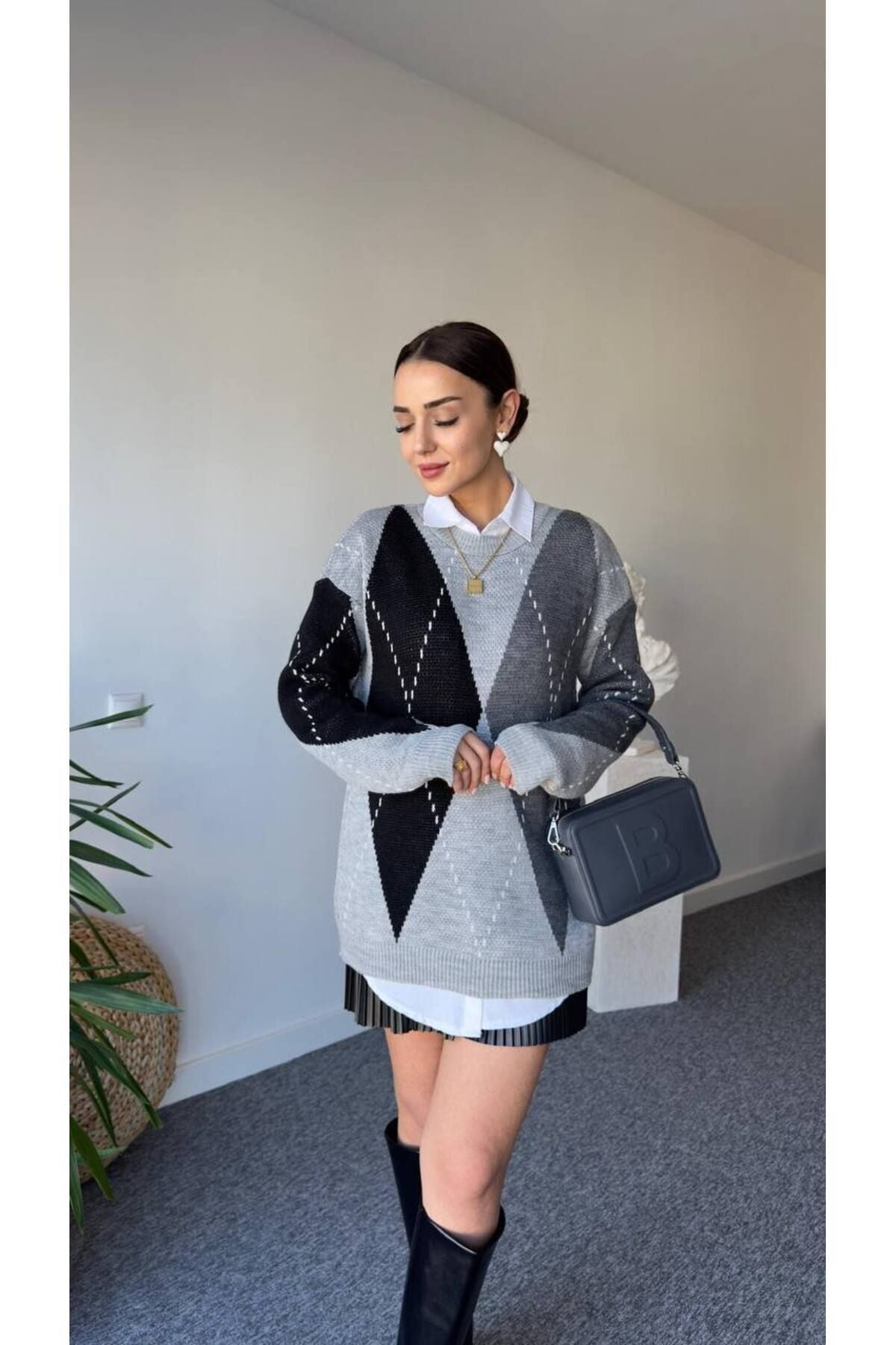 Gray Diamond Patterned Oversize Sweater