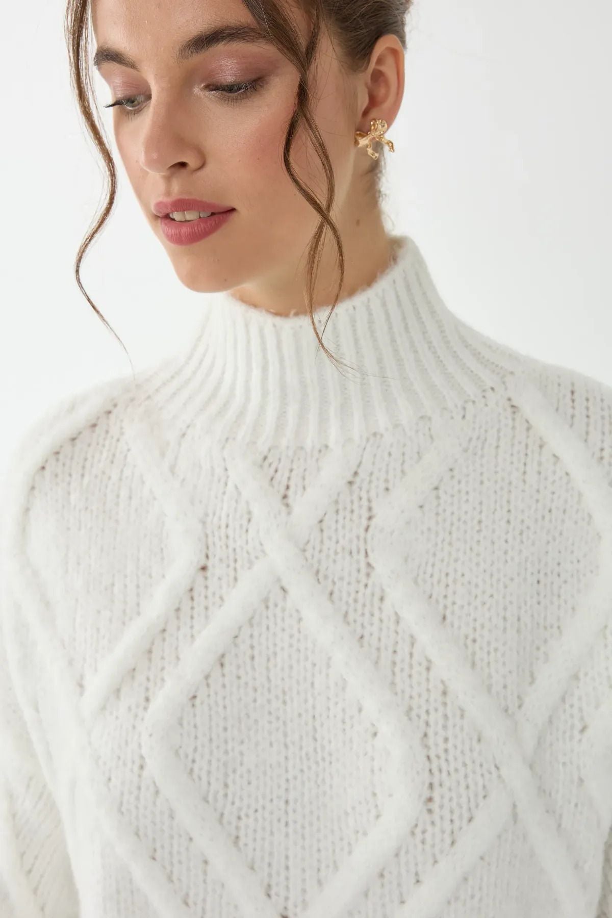 Textured Loose Cut High Neck Sweater