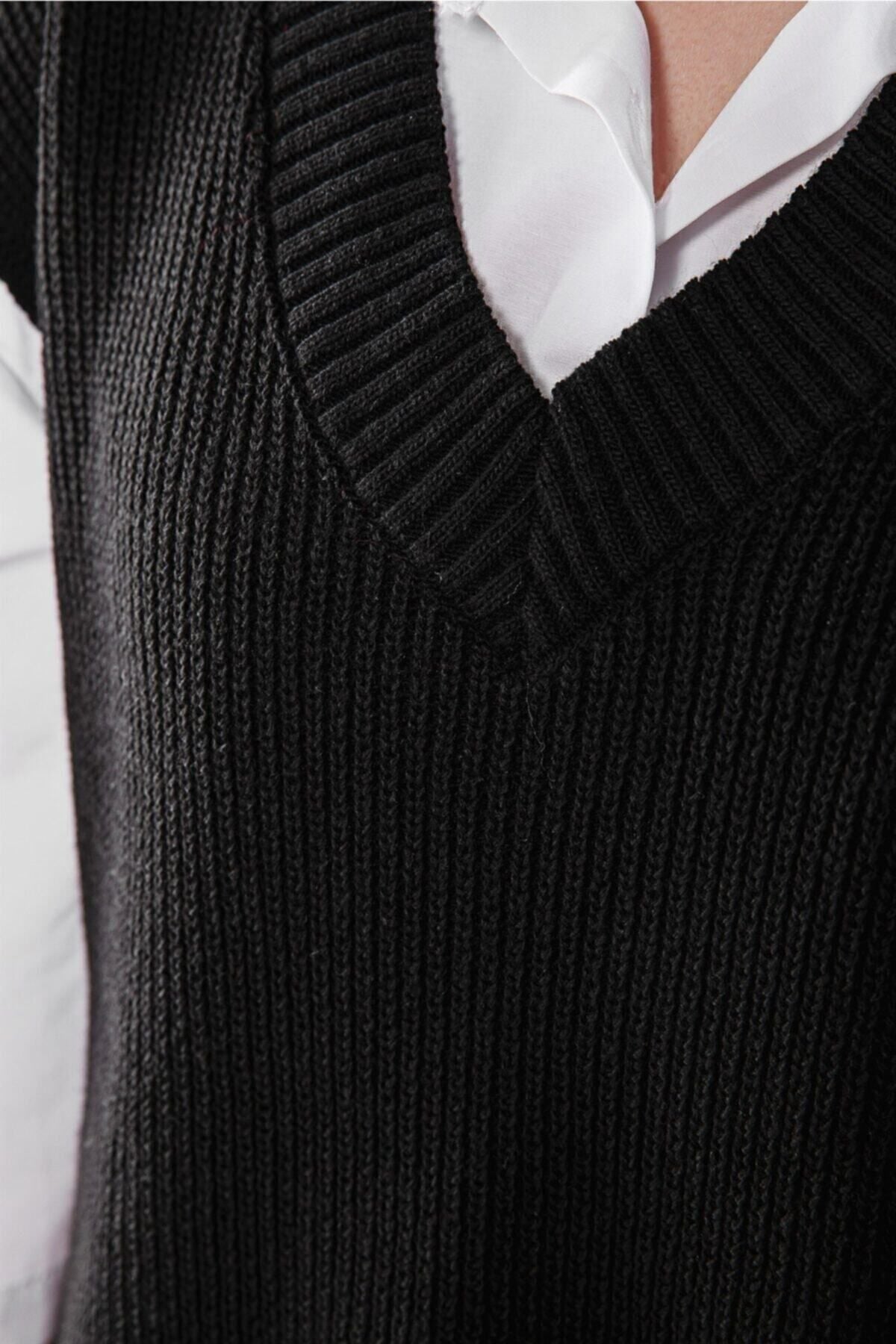 V Neck Slit Knitted Sweater