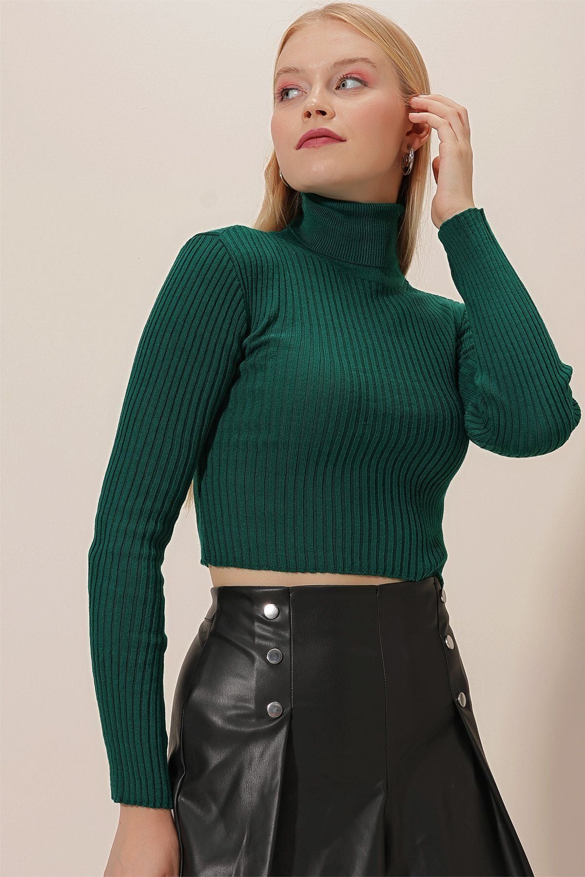 Corduroy Green Cropped Sweater for Women