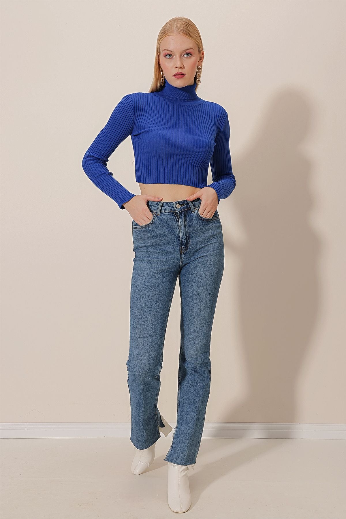 Corduroy Blue Cropped Sweater for Women