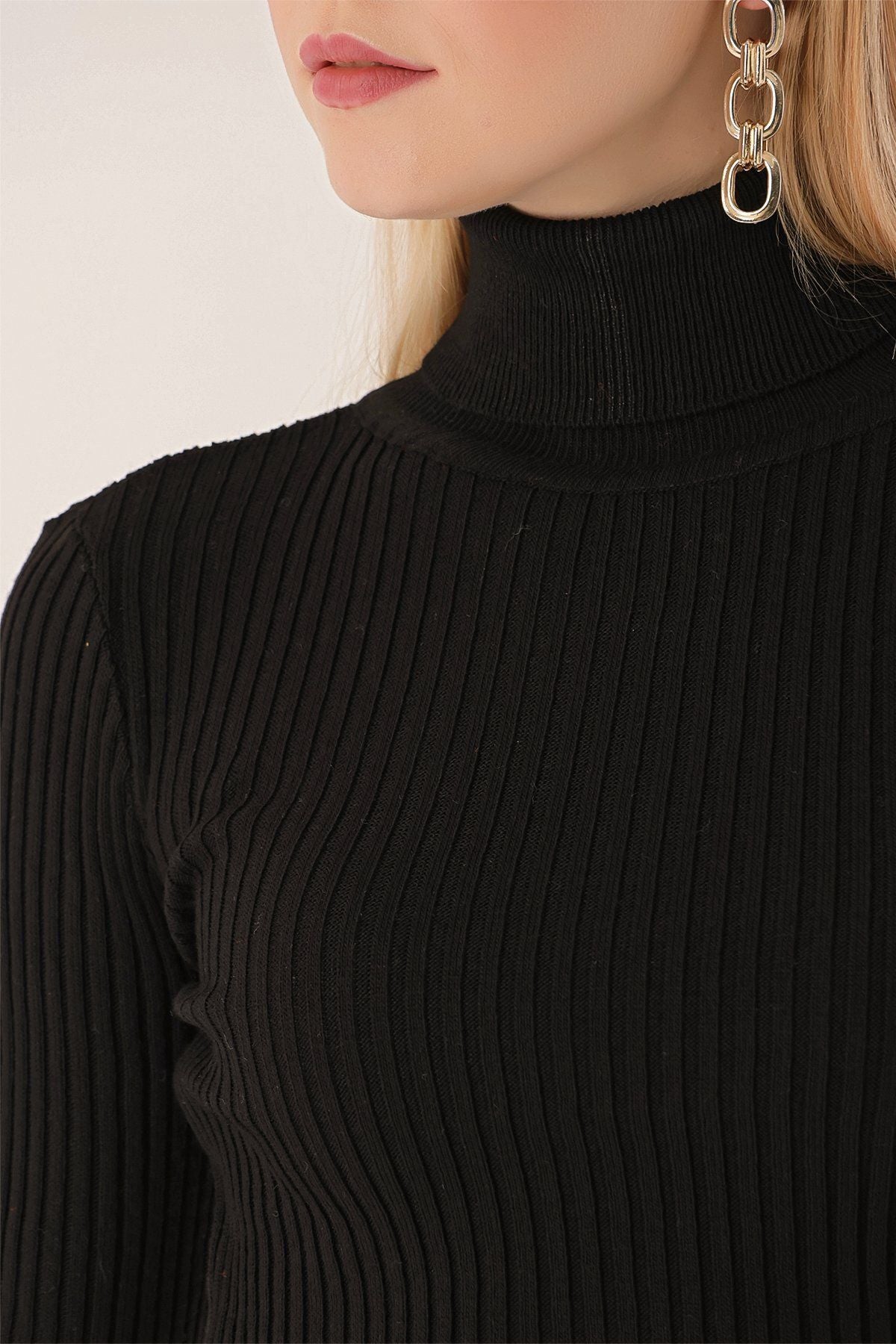 Corduroy Black Cropped Sweater for Women