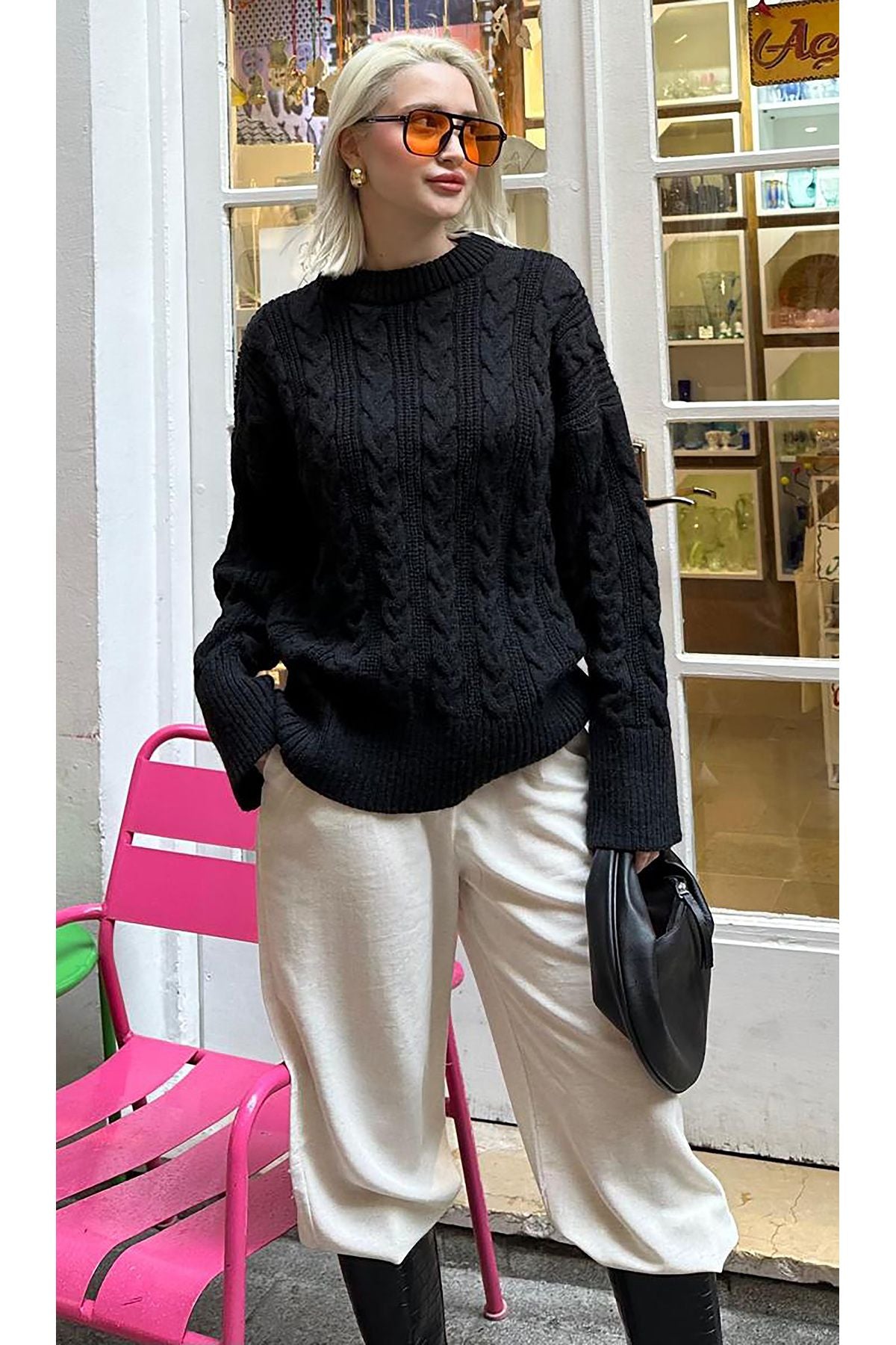 Crew Neck Black Knitted Sweater for Women