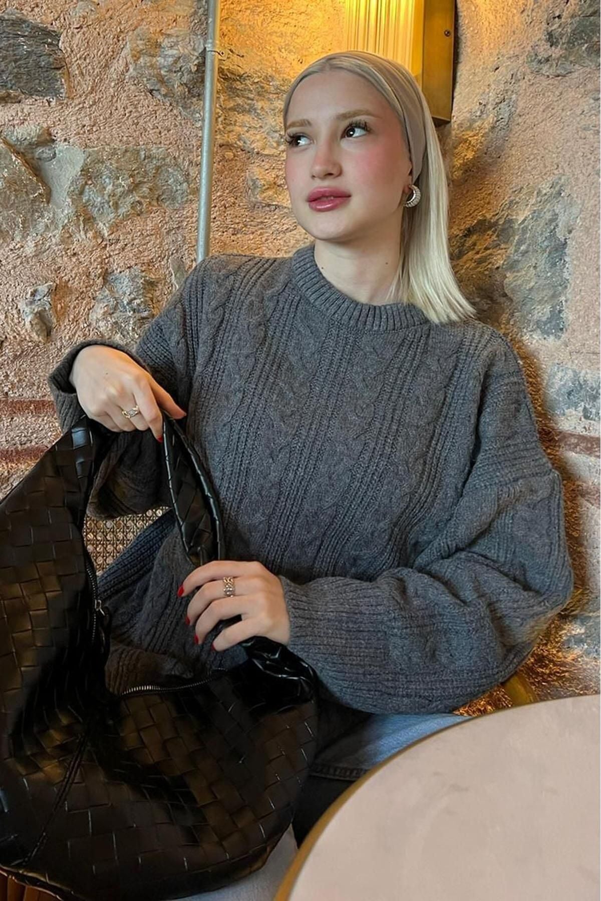 Crew Neck Gray Knitted Women's Sweater