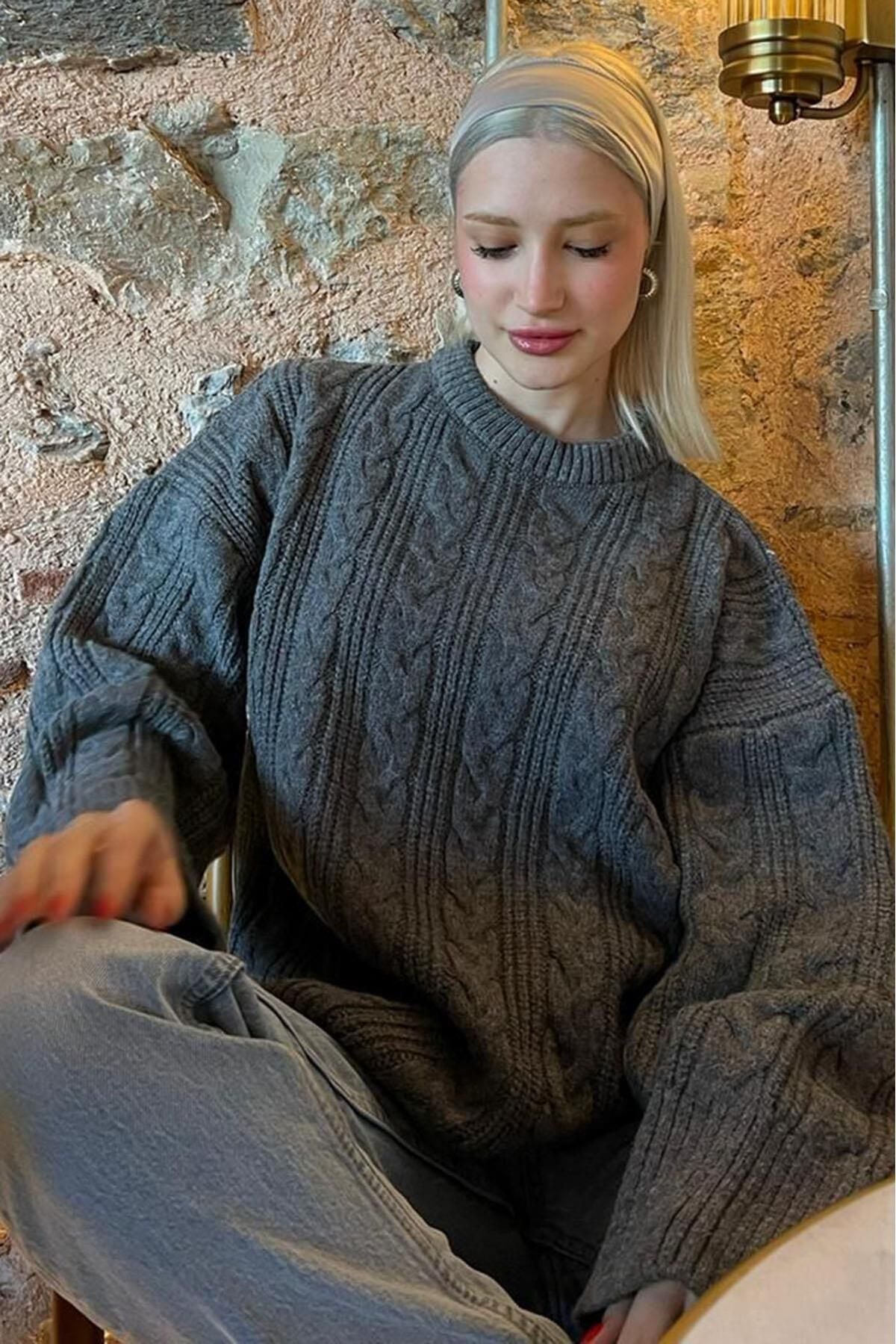 Crew Neck Gray Knitted Women's Sweater