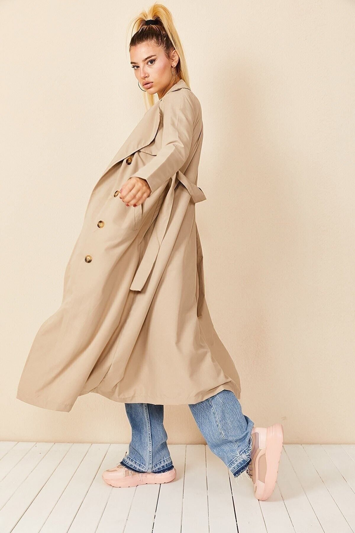 Double-Breasted Collar Skin Color Trench Coat Button-Front Detail for Women