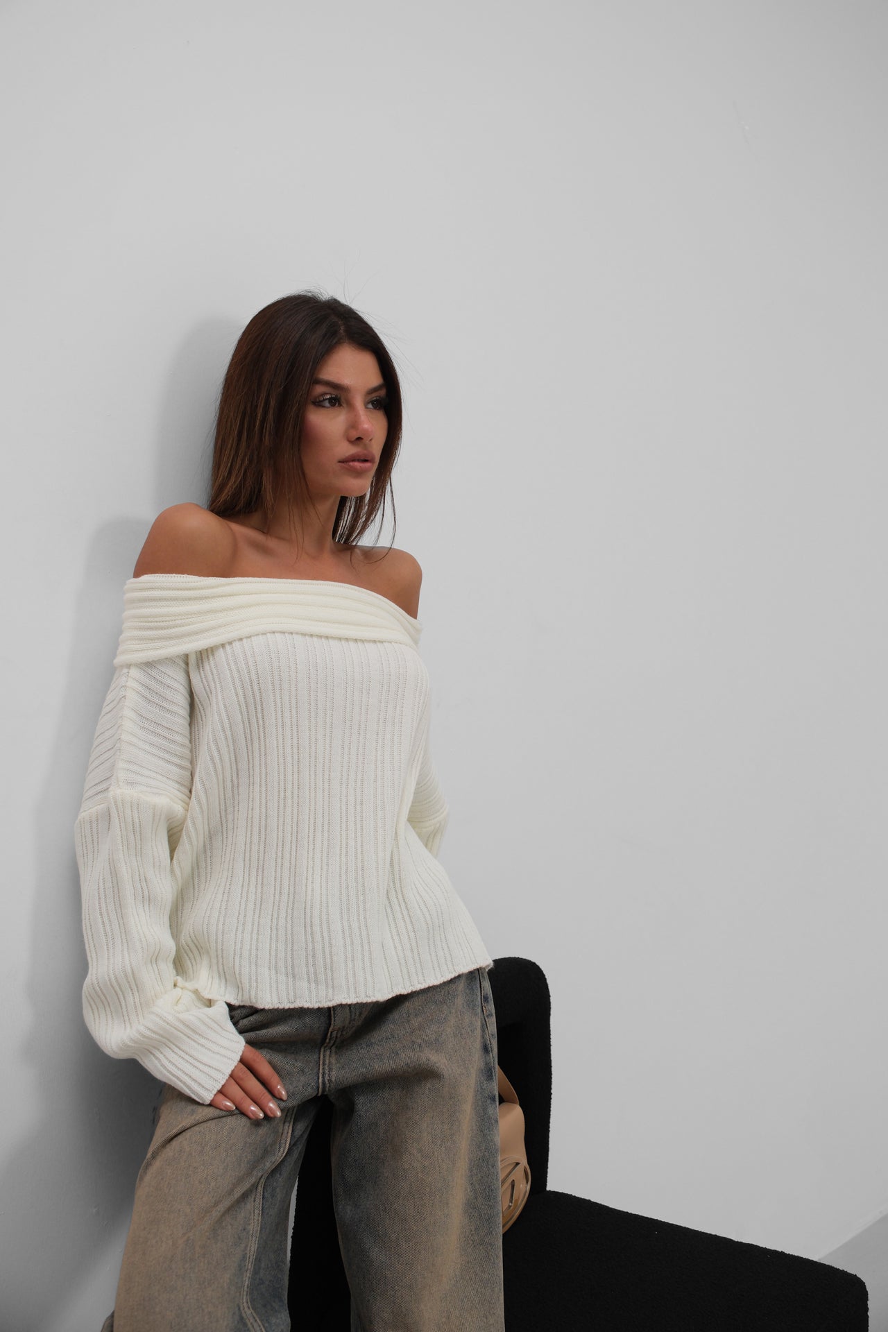 Off-Shoulder White Knitted Sweater with Ribbed Detail for Women