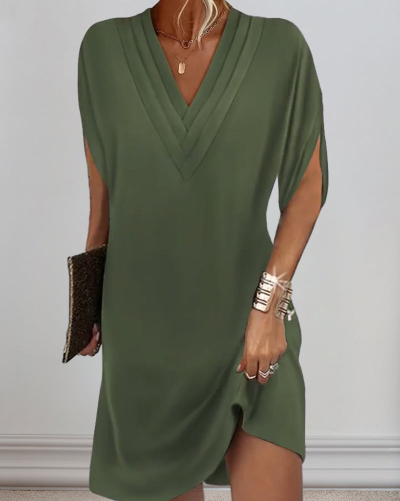 Emma | Stylish Midi Dress with Chic V-Neck Design