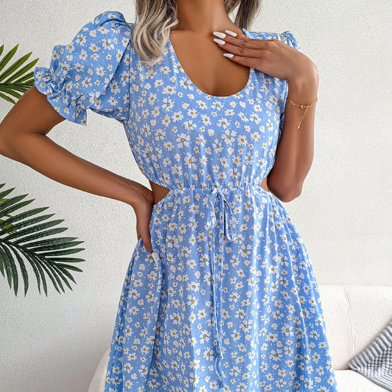 Alexa | Stylish Square Neckline Mini Dress with Elegant Lace Detail