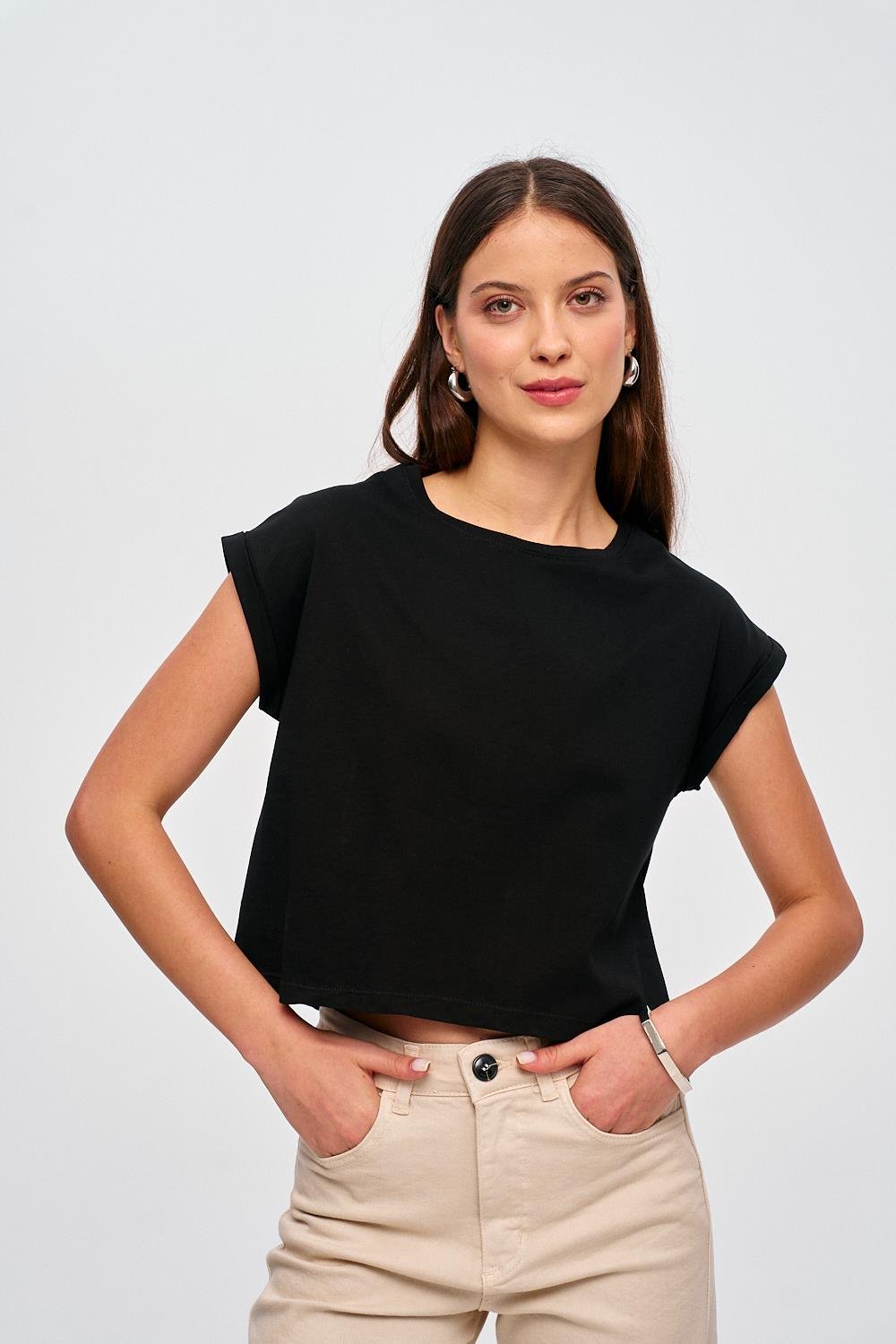 Cropped Crew Neck Black T-Shirt for Women