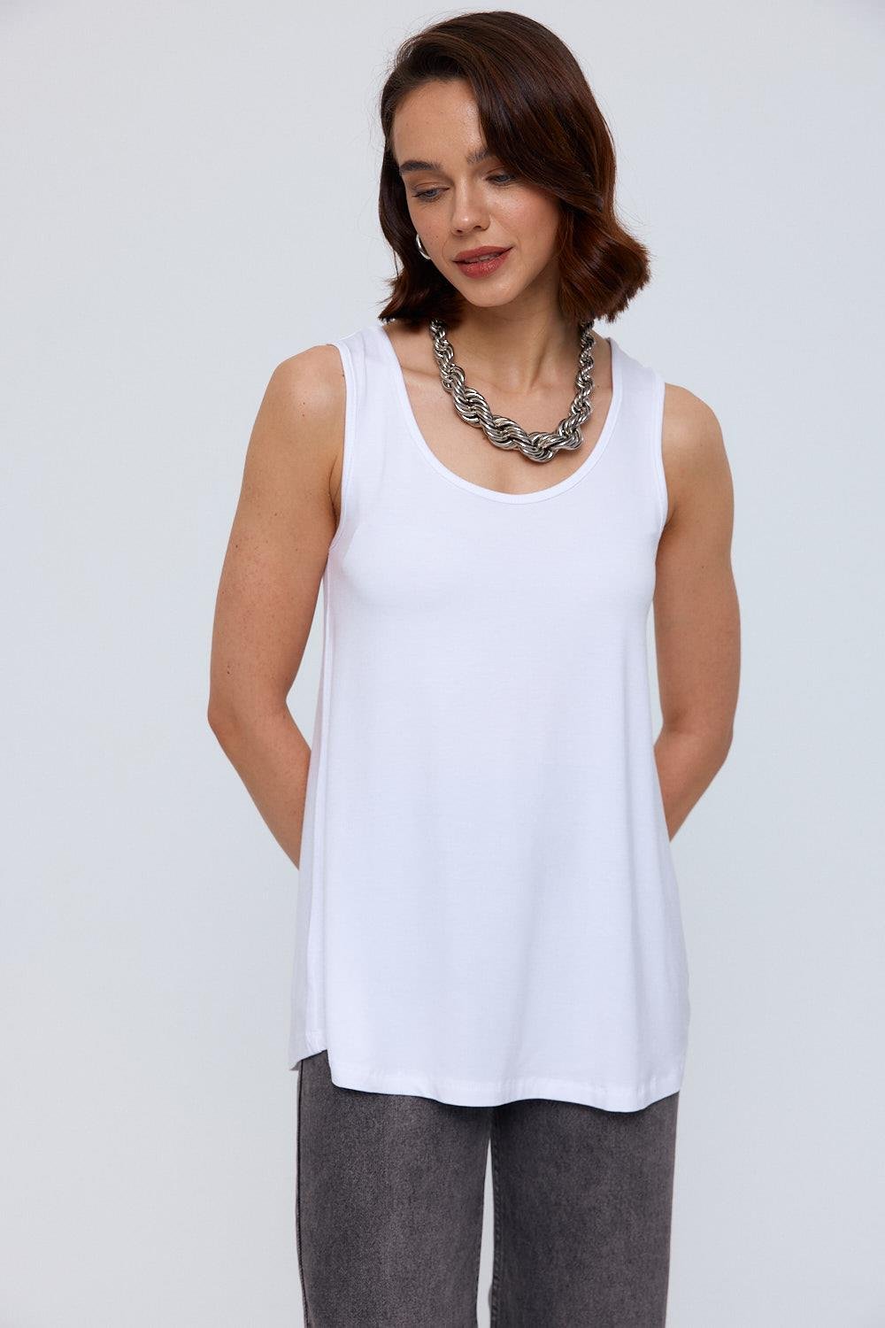 Basic U-Neck White Undershirt For Women's