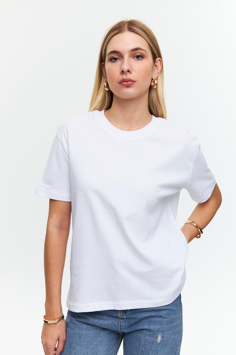 Crew Neck Basic White T-Shirt for Women