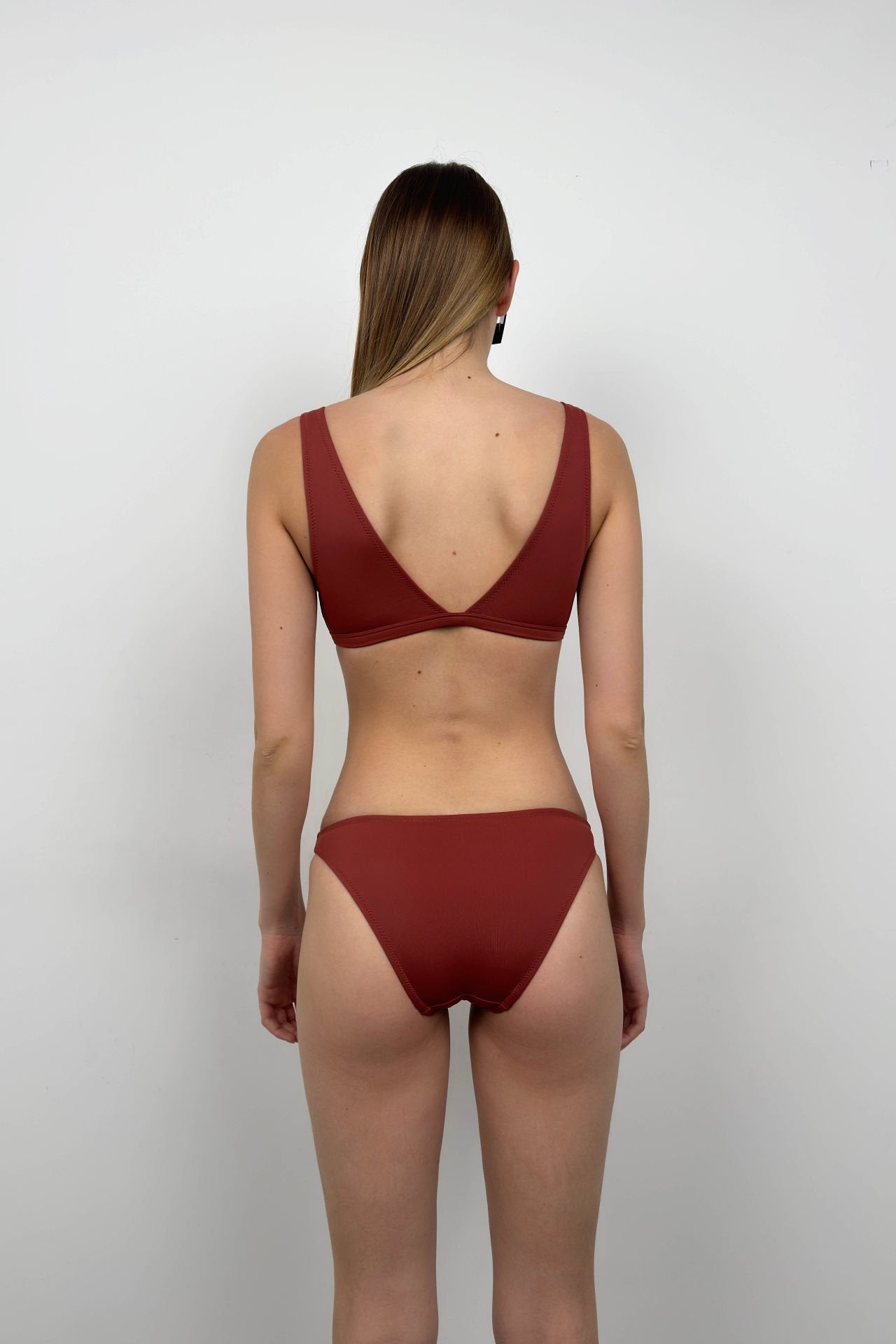 V-förmiges braunes Bikini-Set