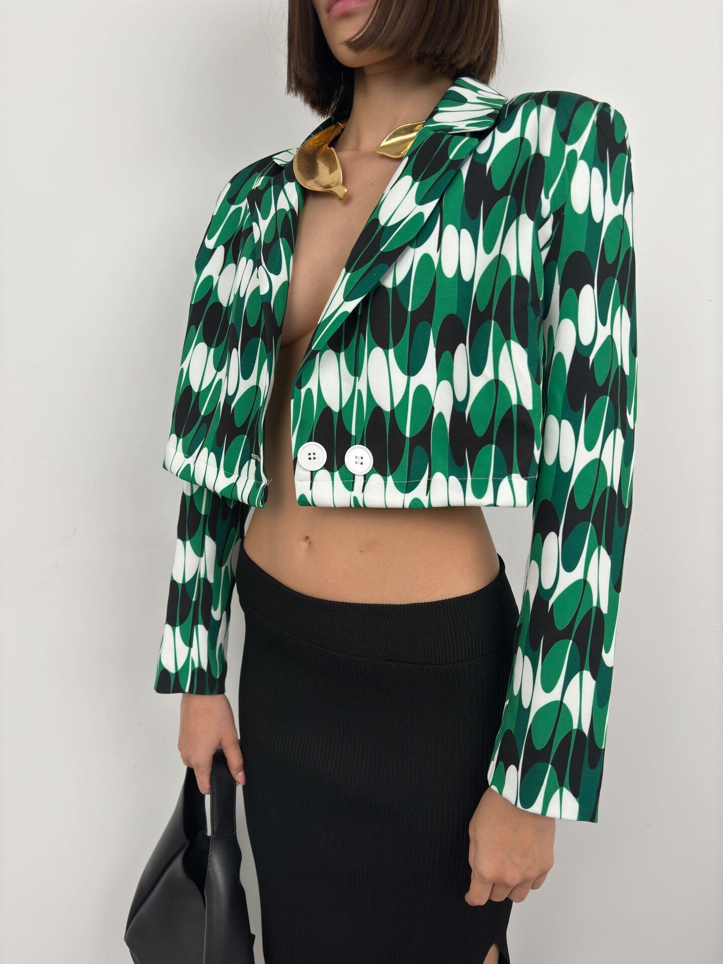 Gemusterte grüne Crop-Jacke