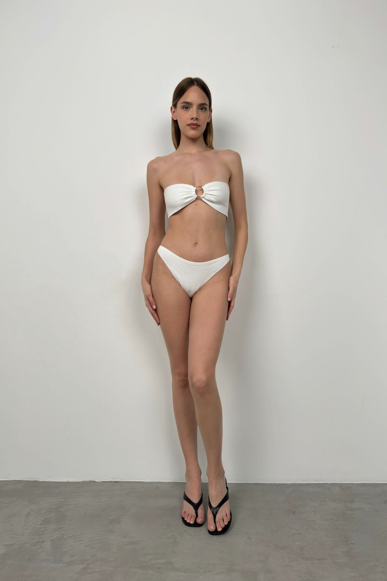 Texturiertes Weißes Bikini-Set