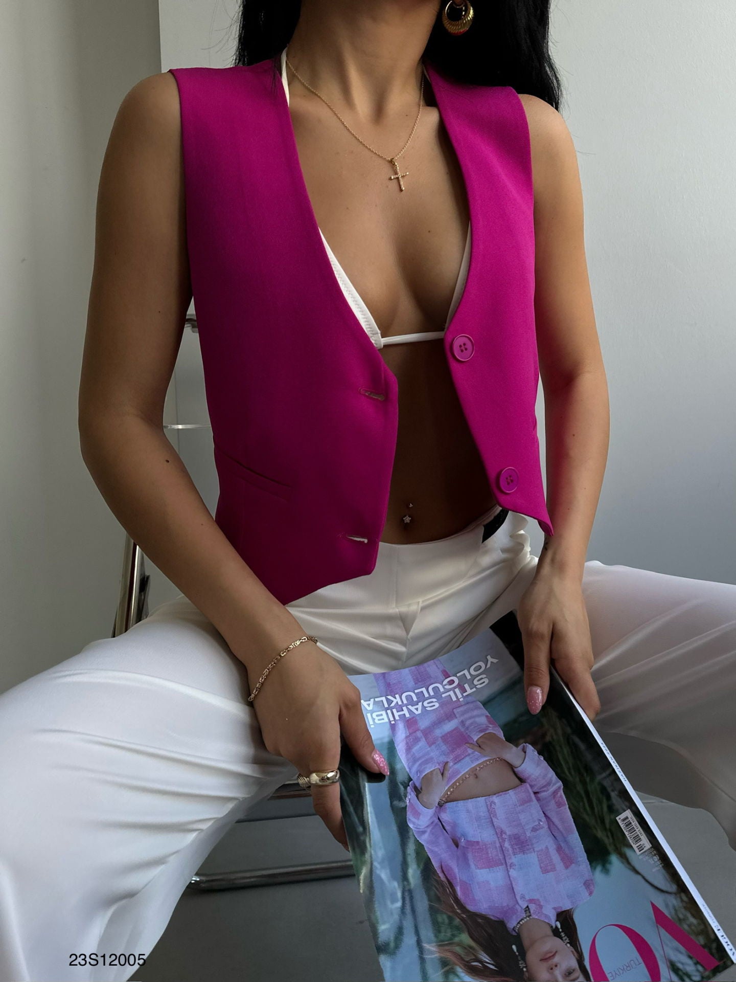 Sleeveless Buttoned Fuchsia Cropped Vest for Women