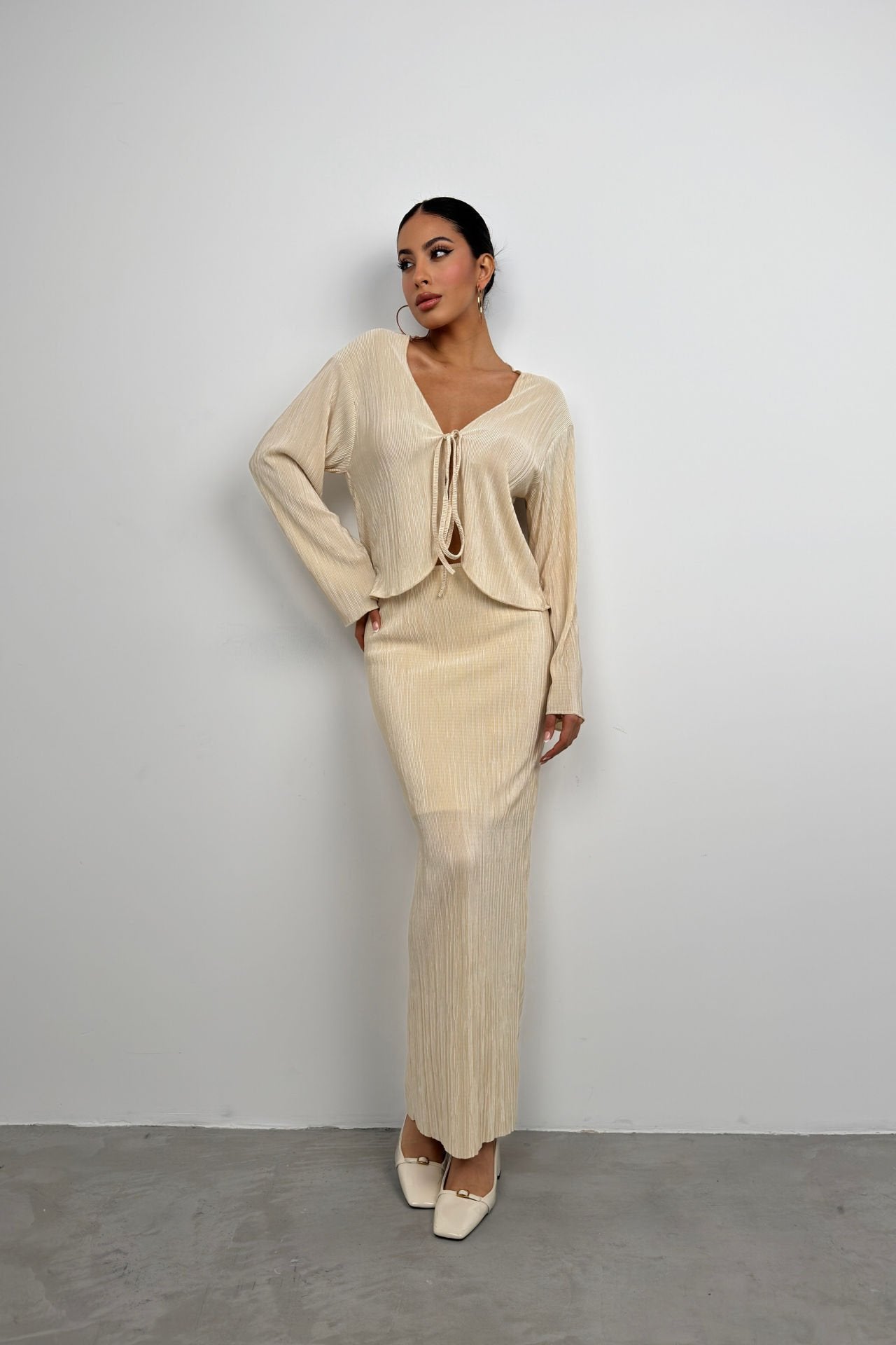 Beige Maxikleid mit niedriger Taille