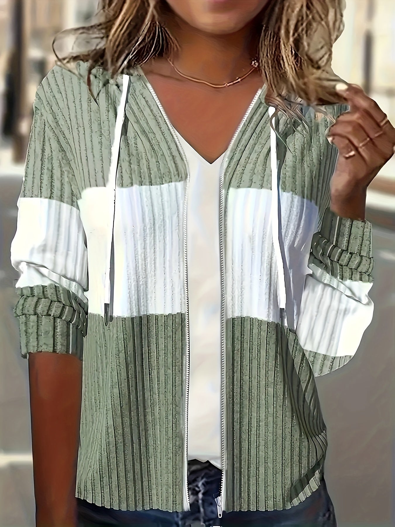 Elara | Stylish Zip-Up Hoodie Jacket with Color Block Detail for Women