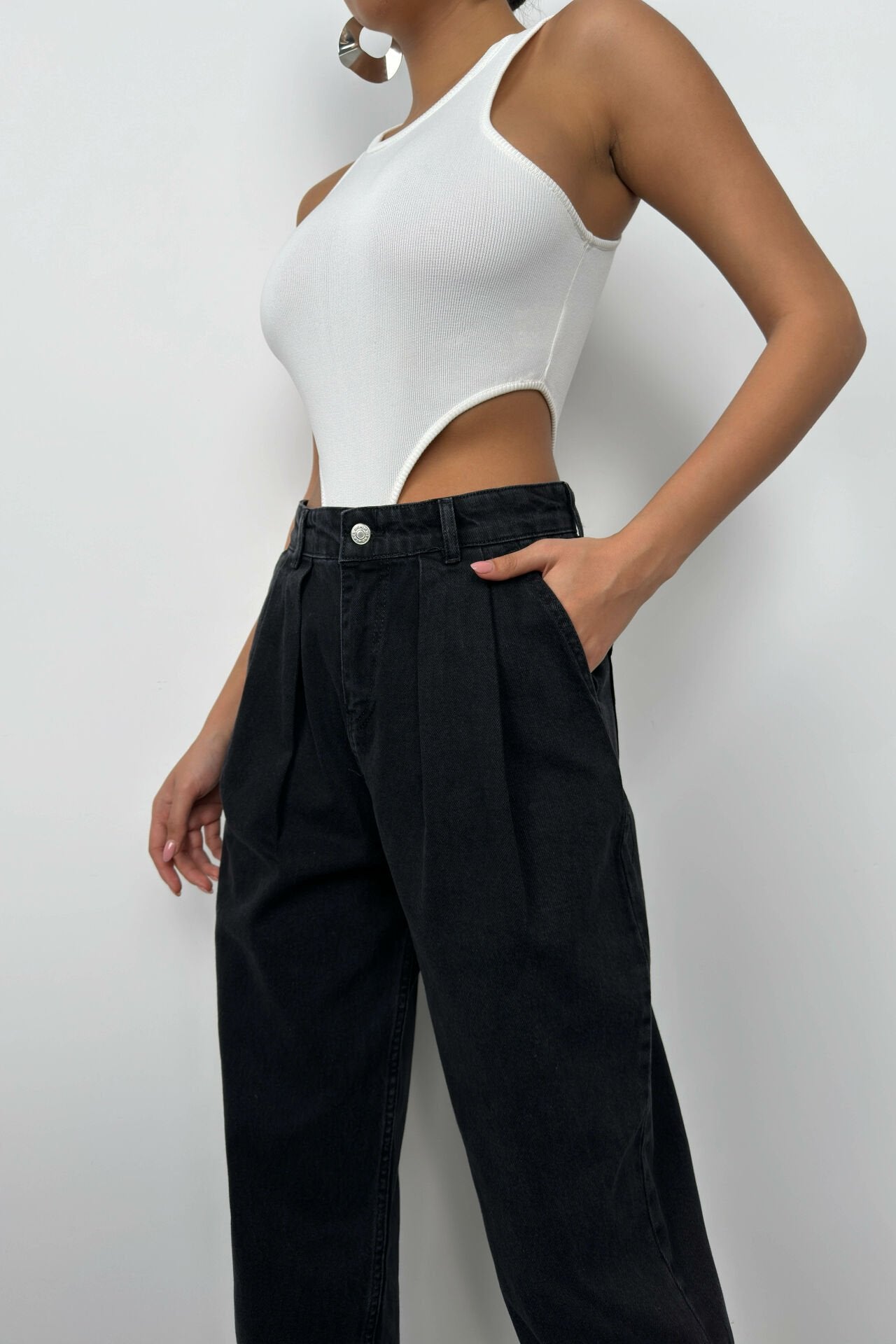 High Waist Gray Jeans with Darts