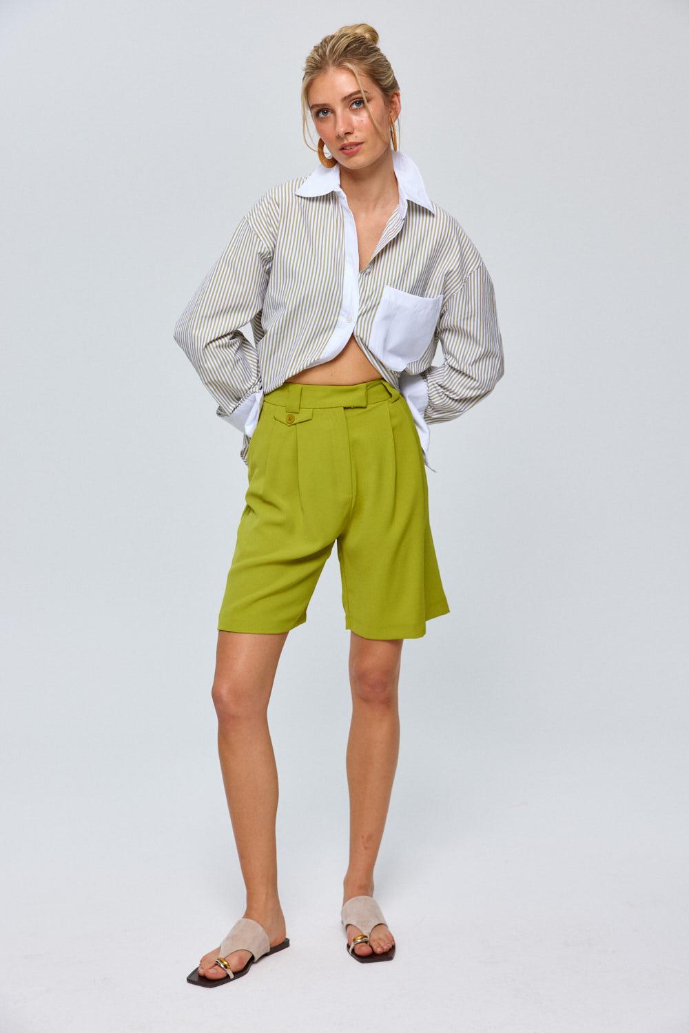 Falten Bermuda Fettgrüne Damen Shorts