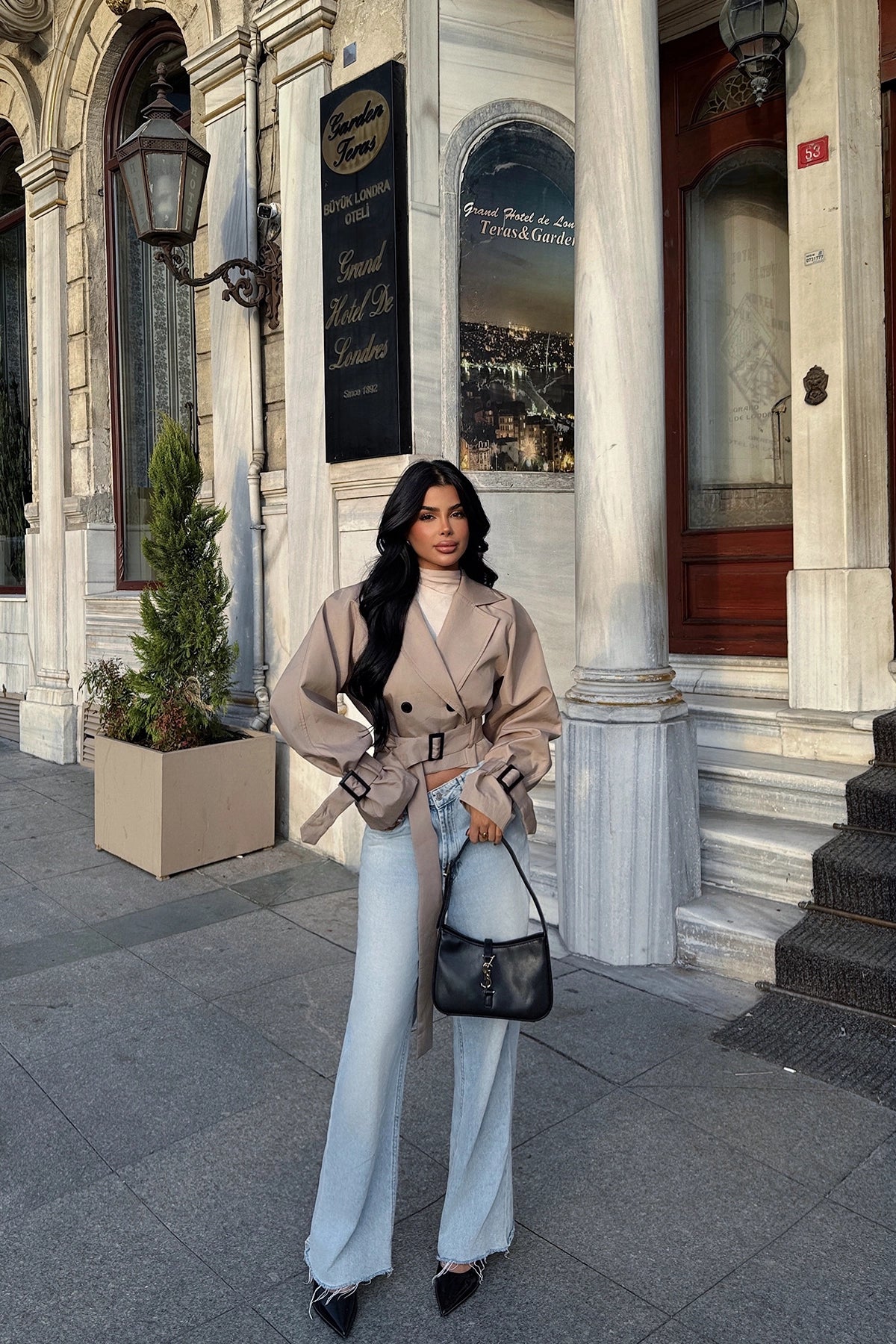 Gürtel-Jacke mit Knopfleiste in Beige für Damen